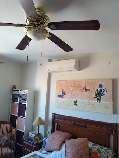 Foto de ALCOLOR GRANADA Pinturas & Decoración