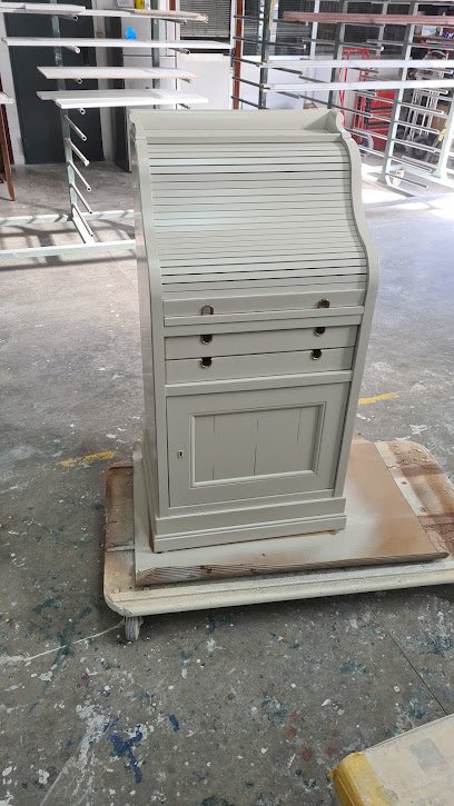 Foto de PUNTO AZUL S.C. barnizados y lacados