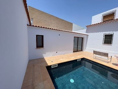 Foto de Reformas y pinturas llamas ( no somos Pinturama )