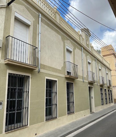 Foto de PINTURES CALVERAS S.L