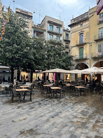 Foto de Seila Rangel pintura mural