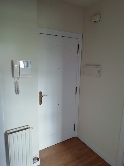 Foto de BANGO PINTOR DE INTERIORES