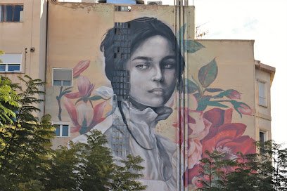Foto de Mural La mujer de las Flores de Lula Goce